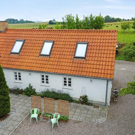 Rural Charm And Beautiful Landscape Bauernhof *